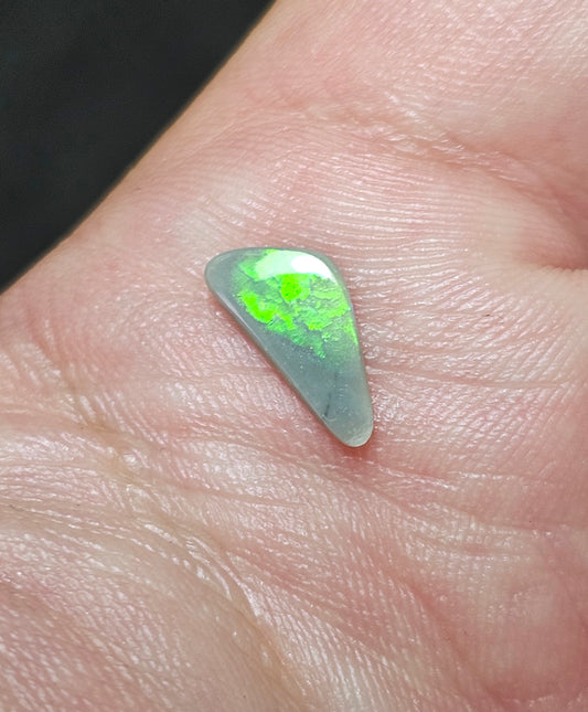 0.50cts Green Flashy Opal!! (LRW32)