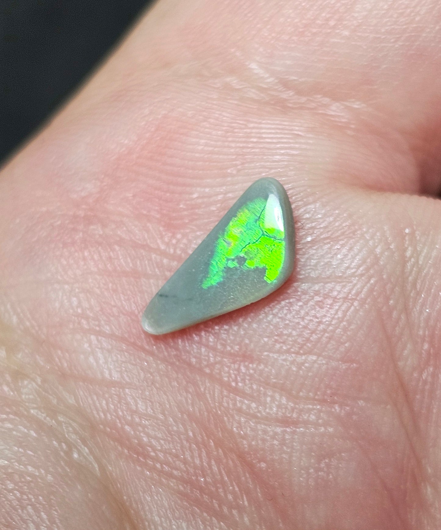 0.50cts Green Flashy Opal!! (LRW32)