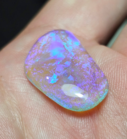11cts Large Flashy Crystal Opal!! (LRW41)