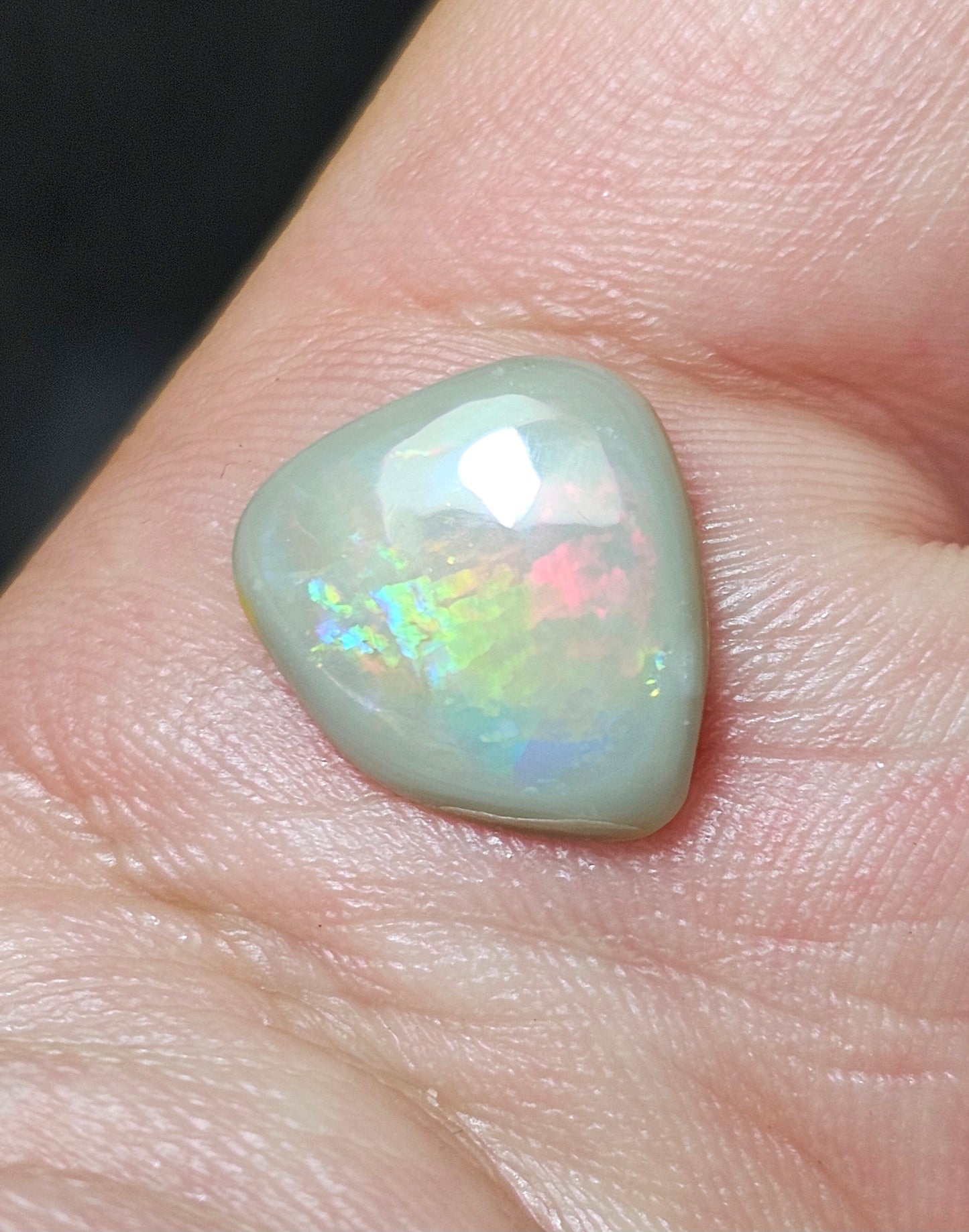 2cts Rainbow Opal!! (FB2)