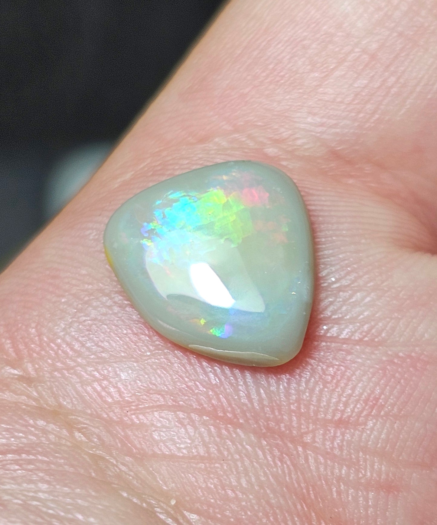 2cts Rainbow Opal!! (FB2)