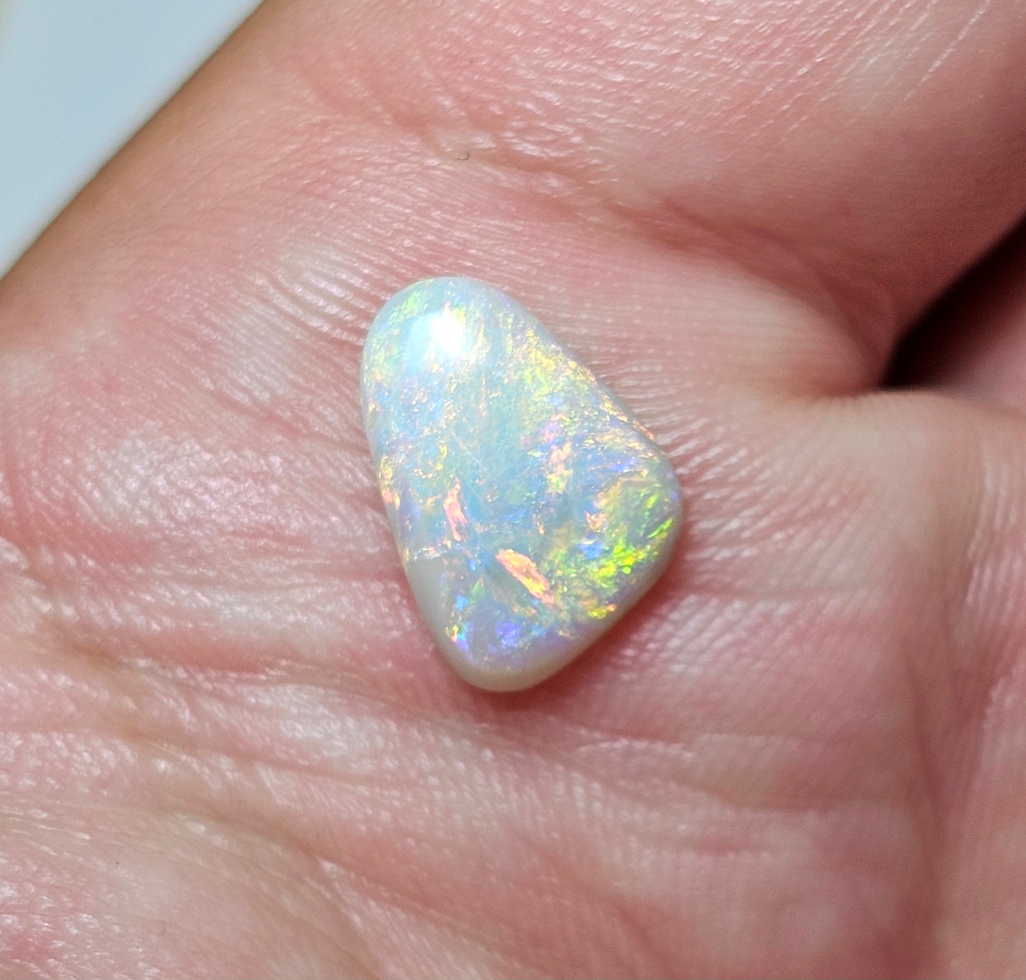 1.50cts Lovely Rainbow Opal (LRA9)