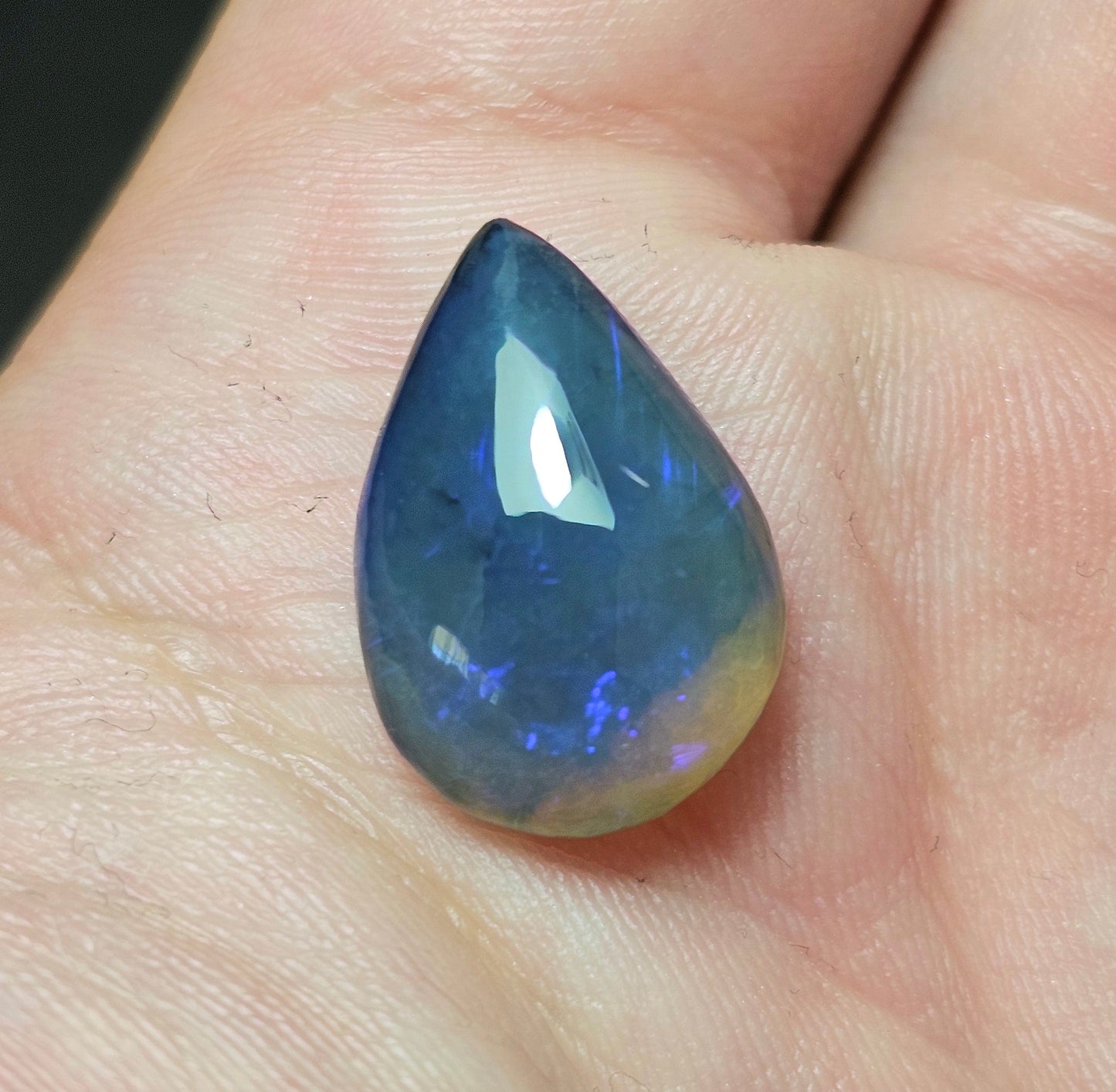 10.70cts Blue Black Opal (FB62)