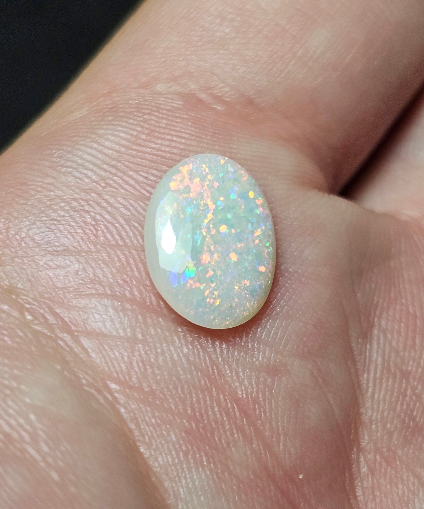2cts Beautiful Opal with lots of glittery pinfire colour! (LRA2)