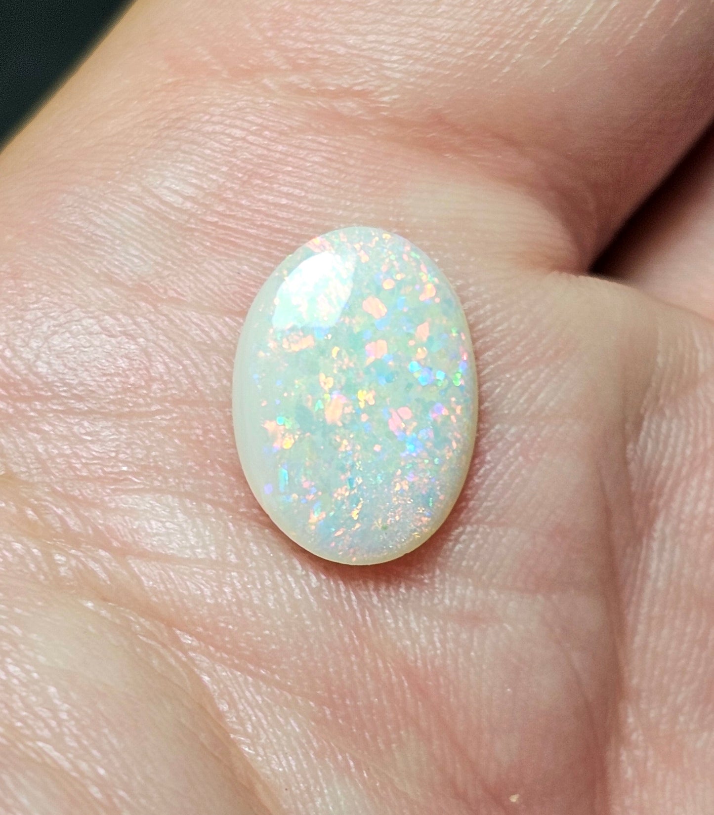 2cts Beautiful Opal with lots of glittery pinfire colour! (LRA2)