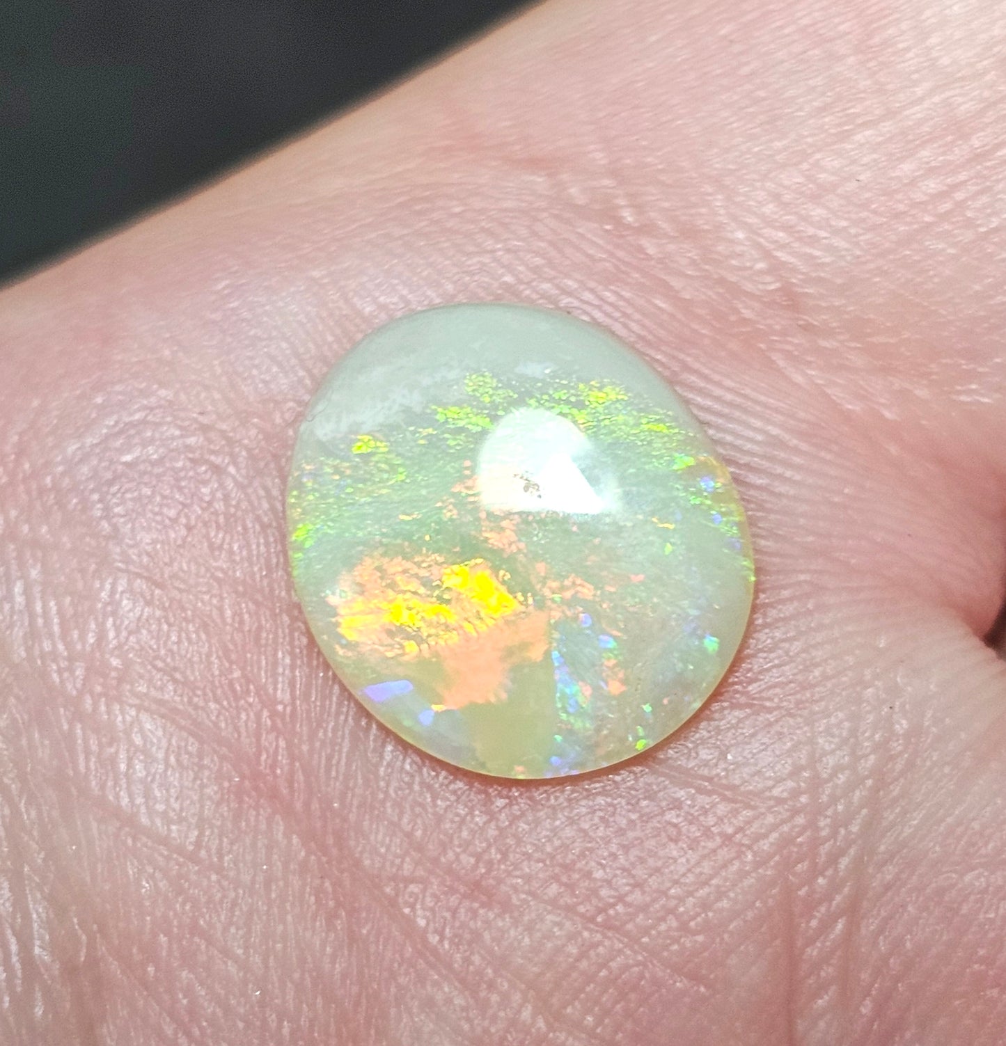 2.60cts Gorgeous Solid Opal with a gold/orange flash of colour! (LRA5)