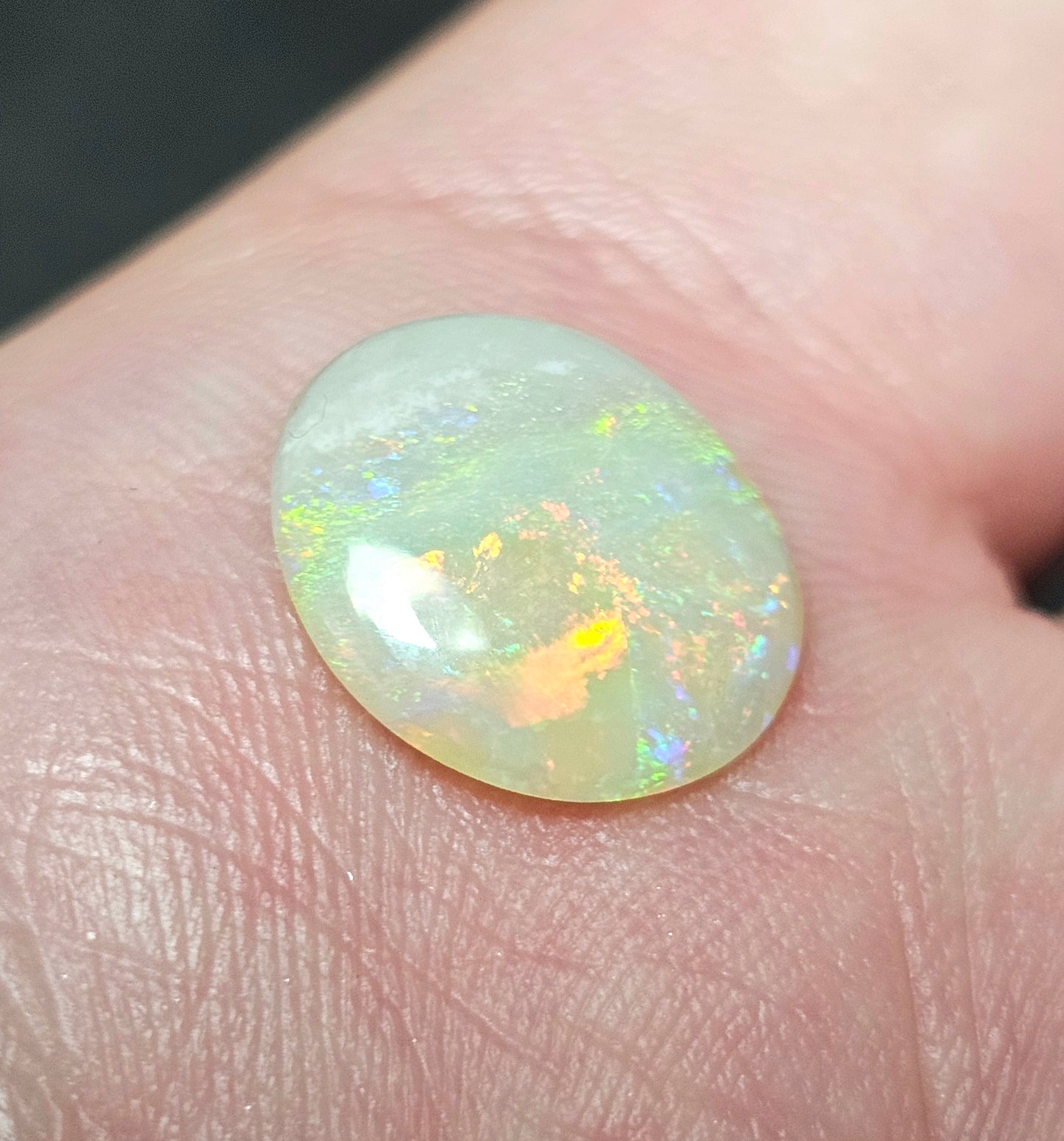 2.60cts Gorgeous Solid Opal with a gold/orange flash of colour! (LRA5)