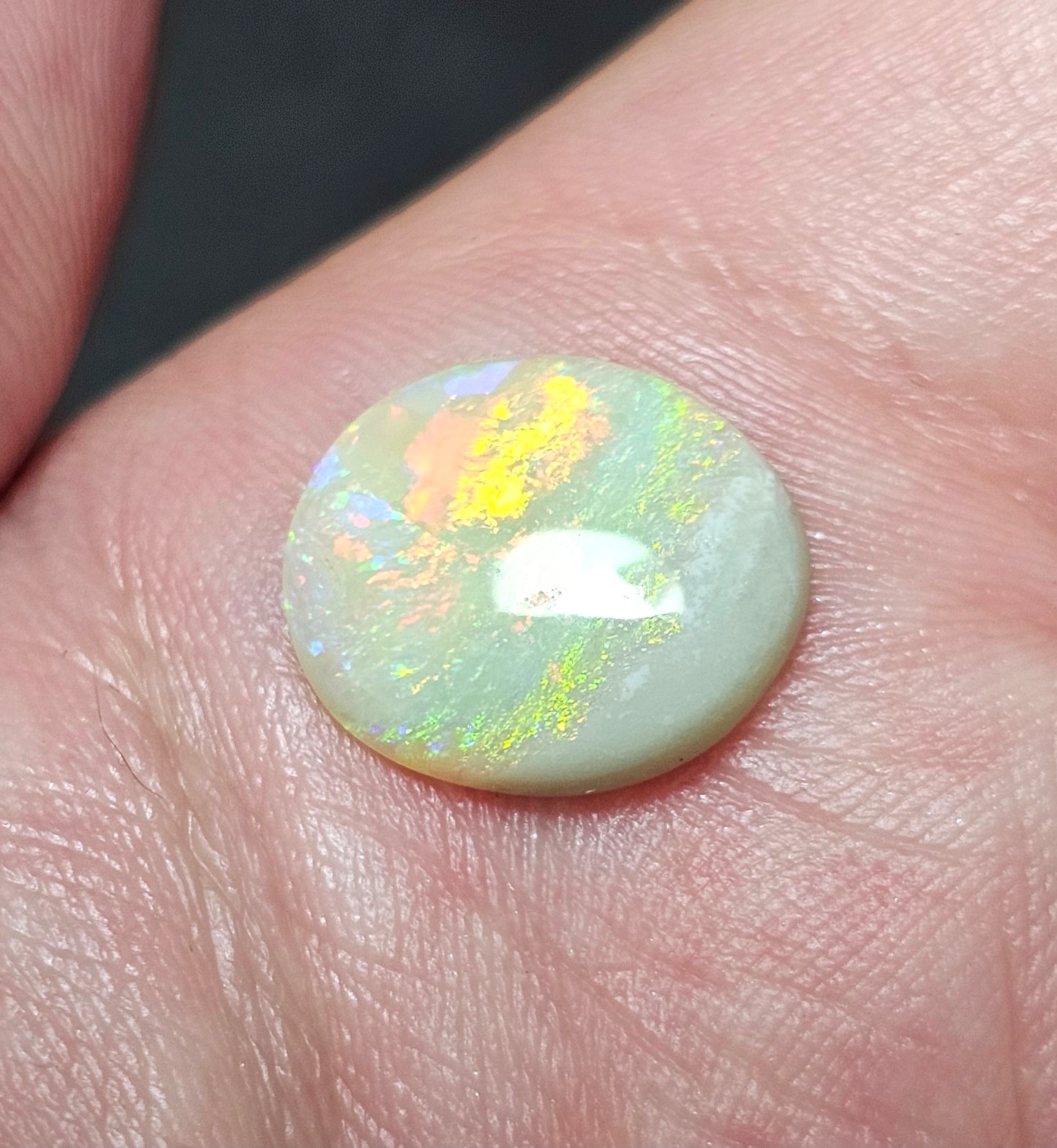 2.60cts Gorgeous Solid Opal with a gold/orange flash of colour! (LRA5)