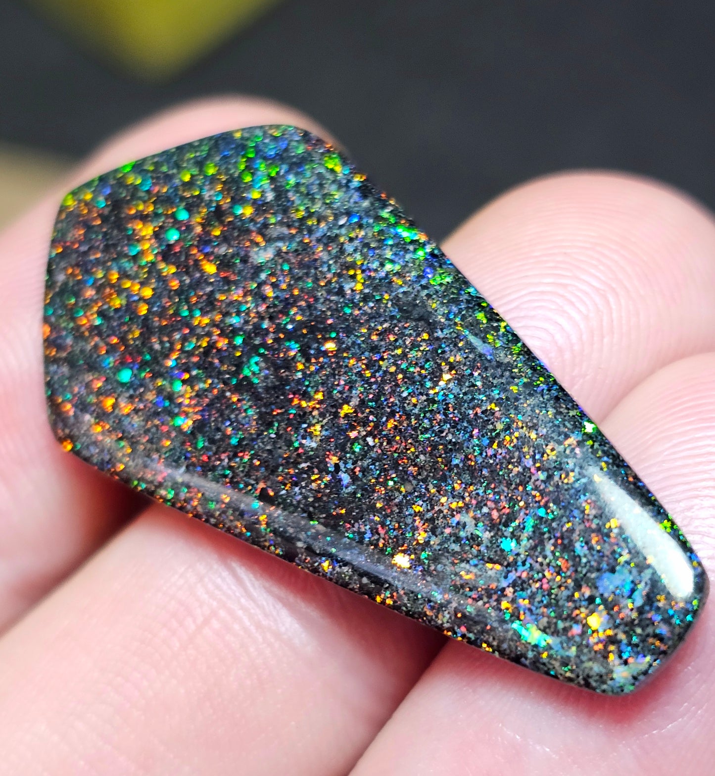 19cts Top Quality Glittery Fairy Opal (IA2)