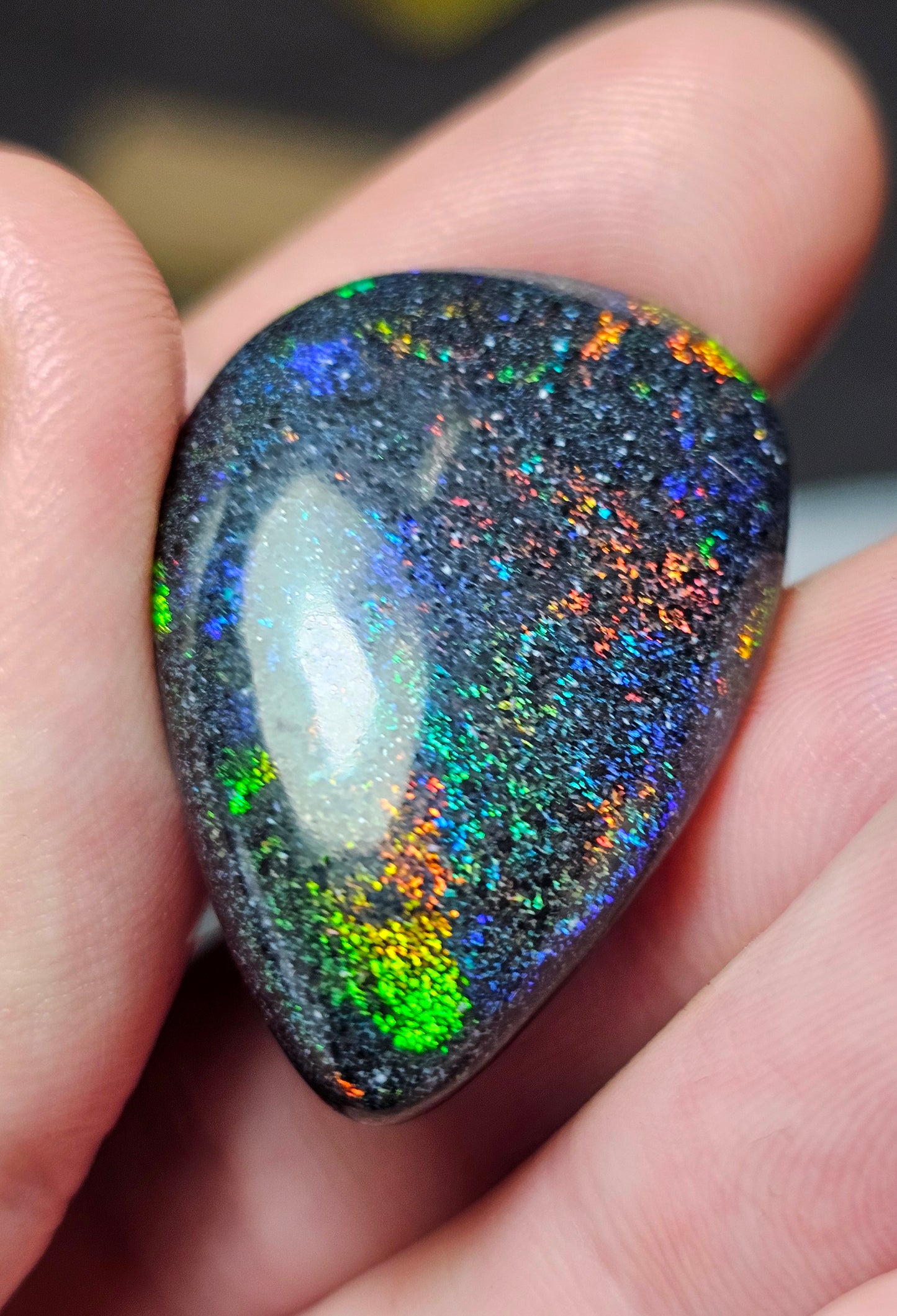 38cts Top Quality Flashy Fairy Opal (IA4)