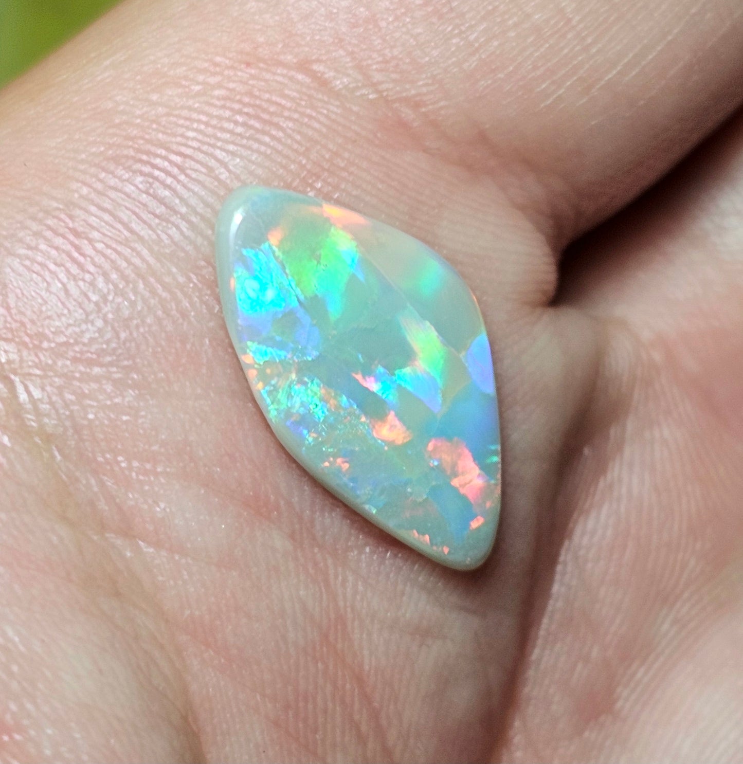 2ct Solid Opal from Lightning Ridge! (LRA3)