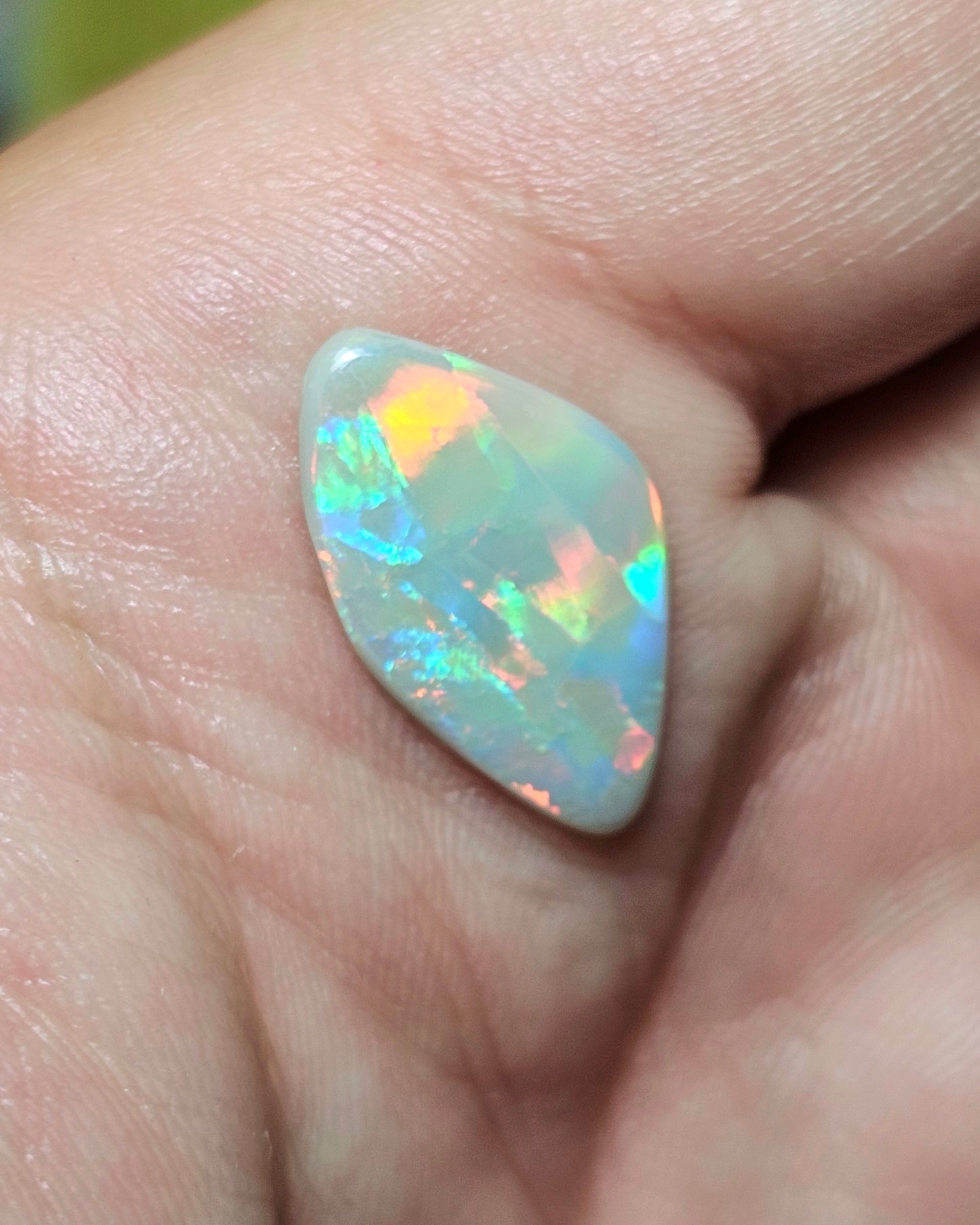 2ct Solid Opal from Lightning Ridge! (LRA3)