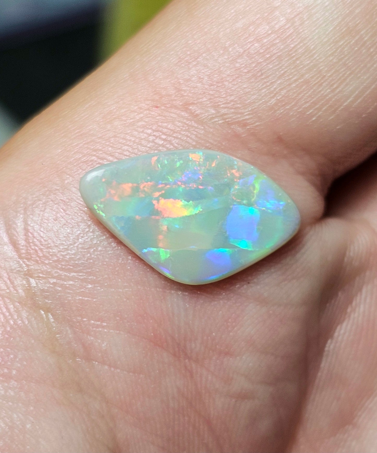 2ct Solid Opal from Lightning Ridge! (LRA3)