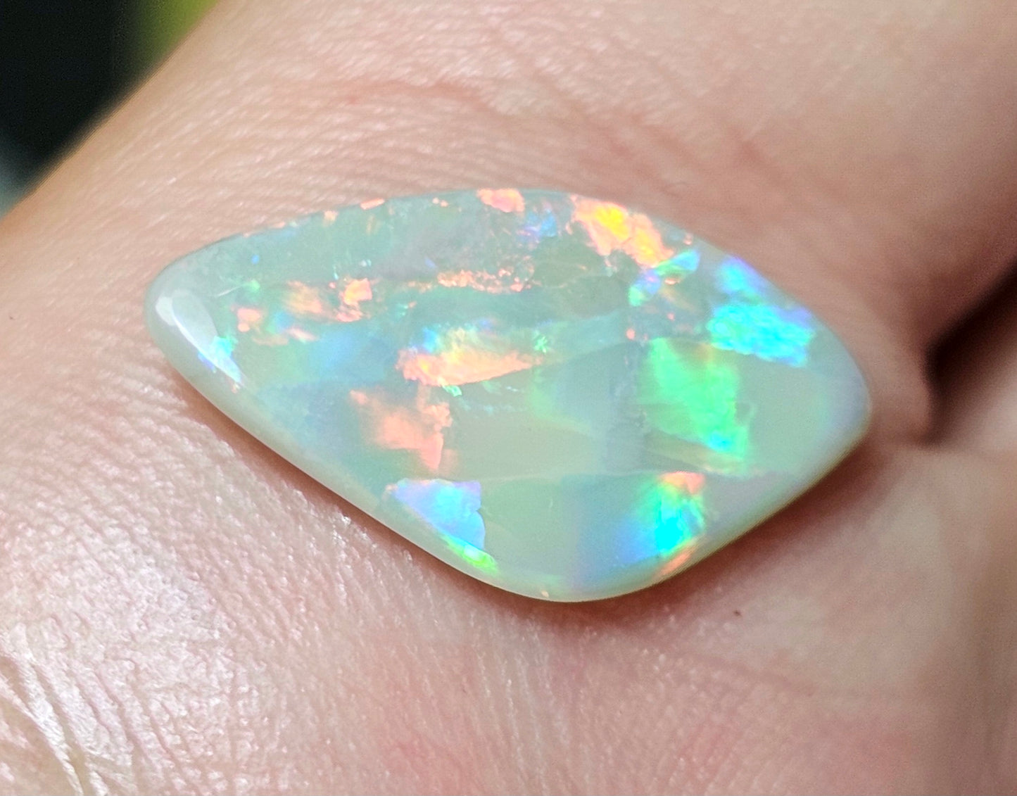 2ct Solid Opal from Lightning Ridge! (LRA3)
