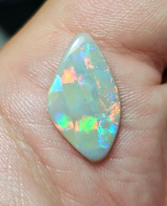 2ct Solid Opal from Lightning Ridge! (LRA3)