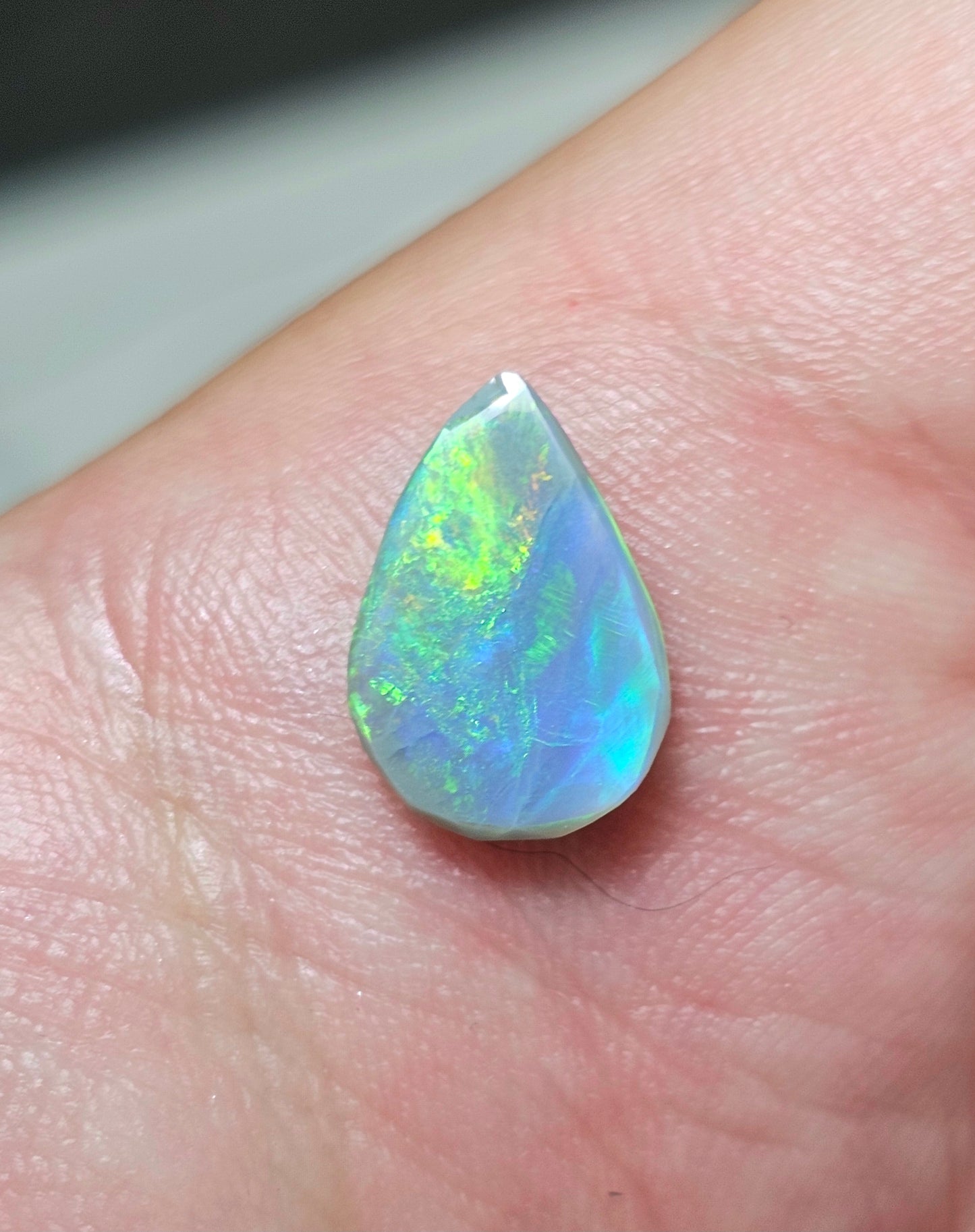2cts Flashy Opal from Lightning Ridge! (ALR33)