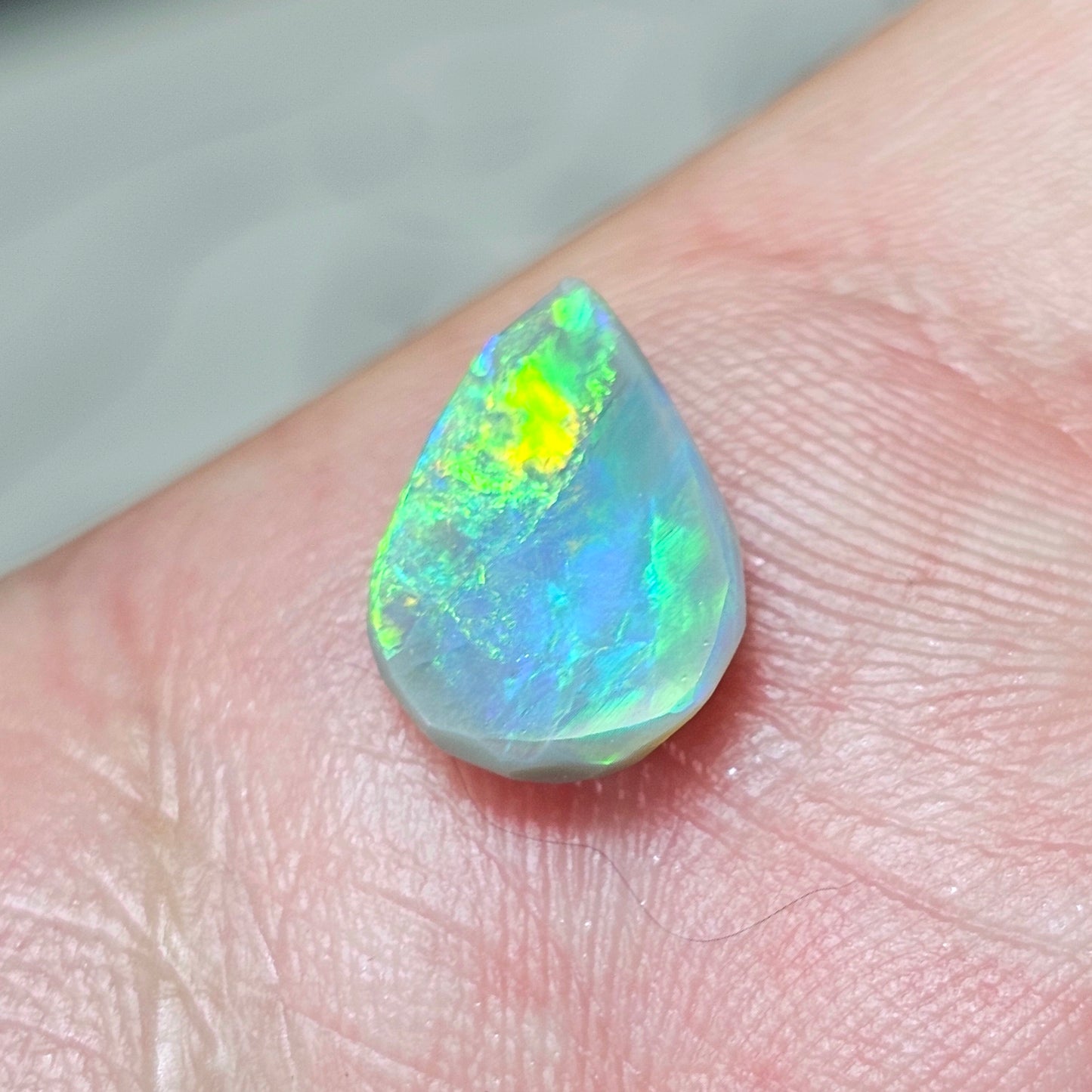 2cts Flashy Opal from Lightning Ridge! (ALR33)