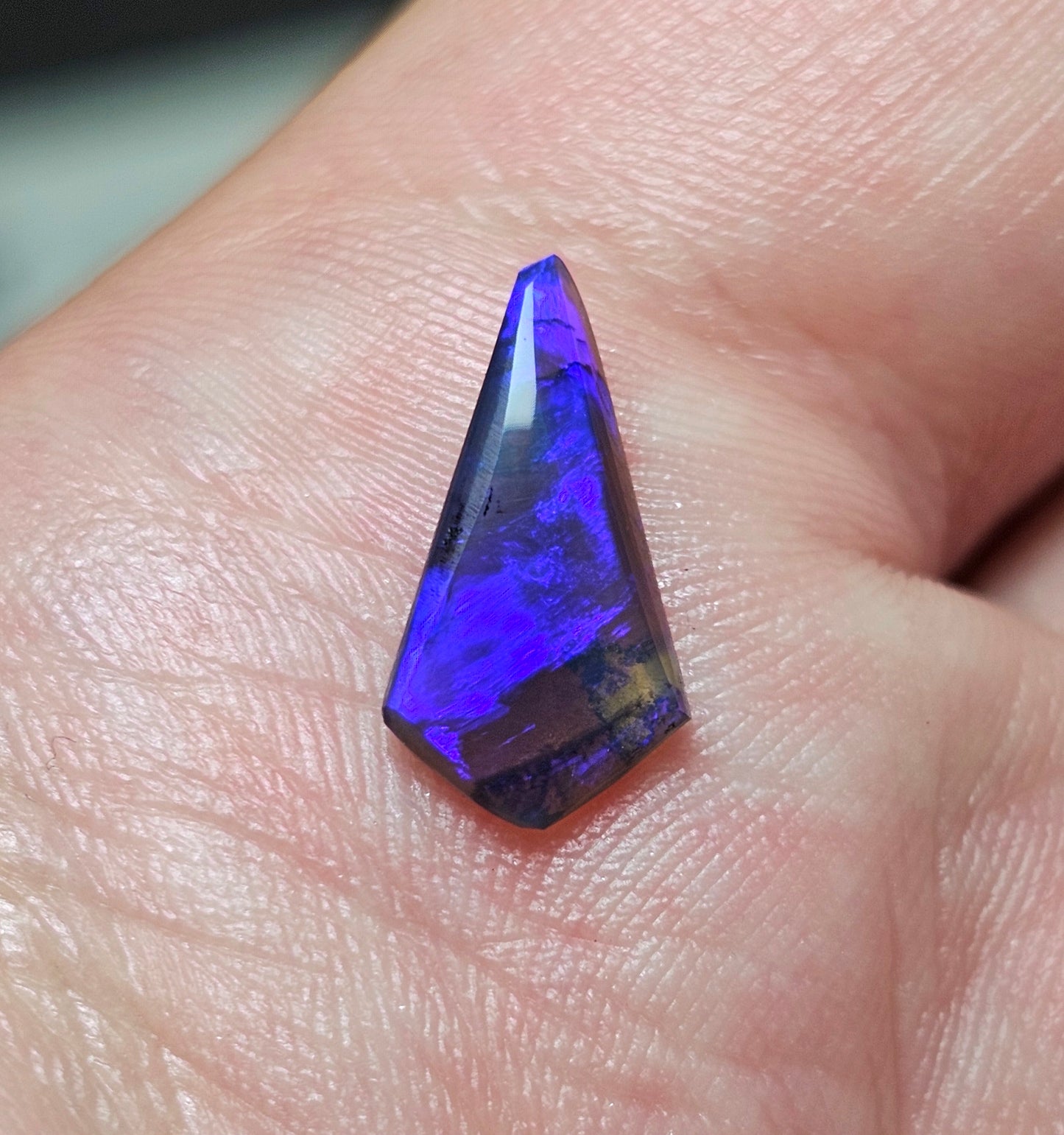 1.30cts Blue Flashy Opal from Lightning Ridge! (ALR35)