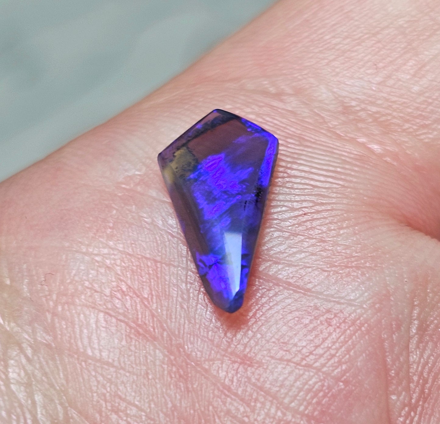 1.30cts Blue Flashy Opal from Lightning Ridge! (ALR35)