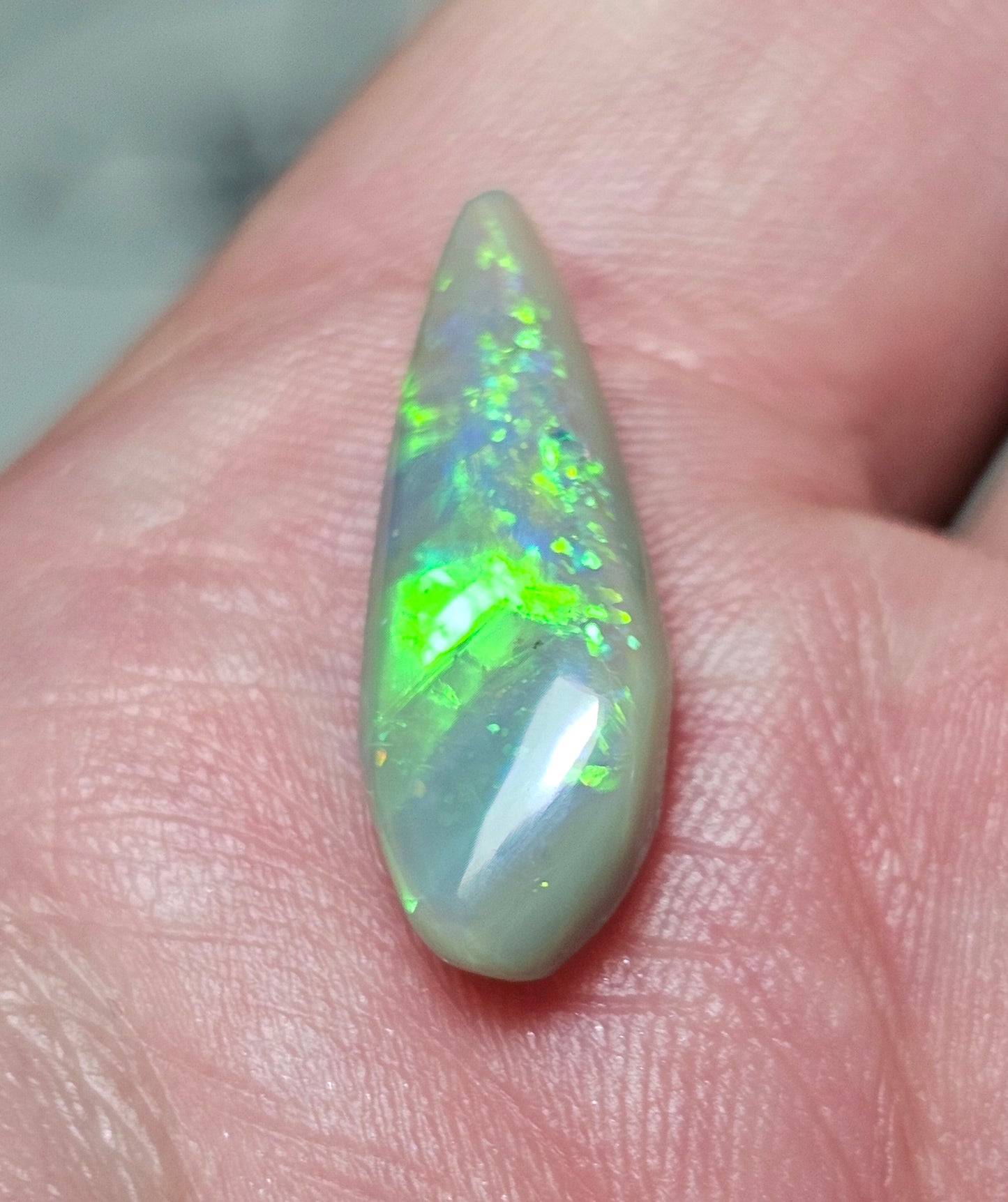 4.90 Surperb Opal from Lightning Ridge! (ALR38)