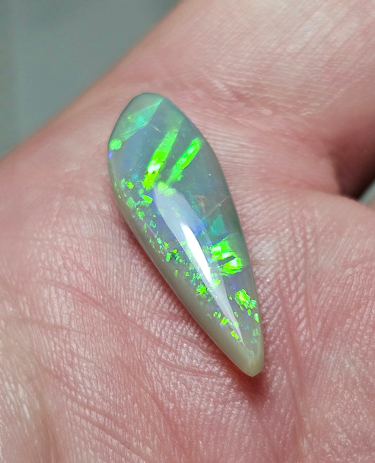 4.90 Surperb Opal from Lightning Ridge! (ALR38)