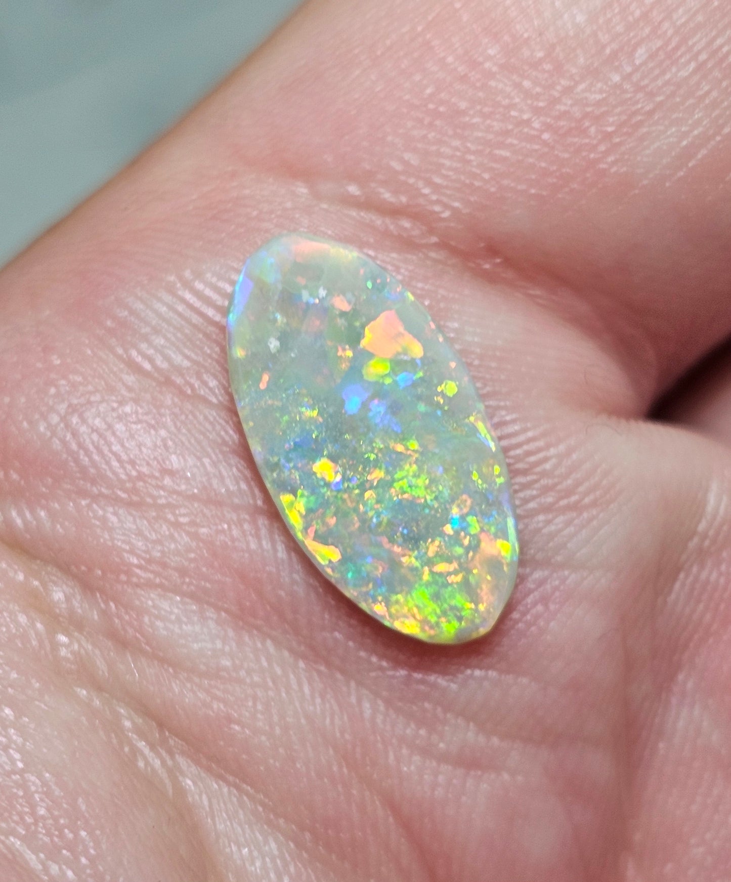 2cts Pretty Rainbow Opal from Lightning Ridge! (ALR40)
