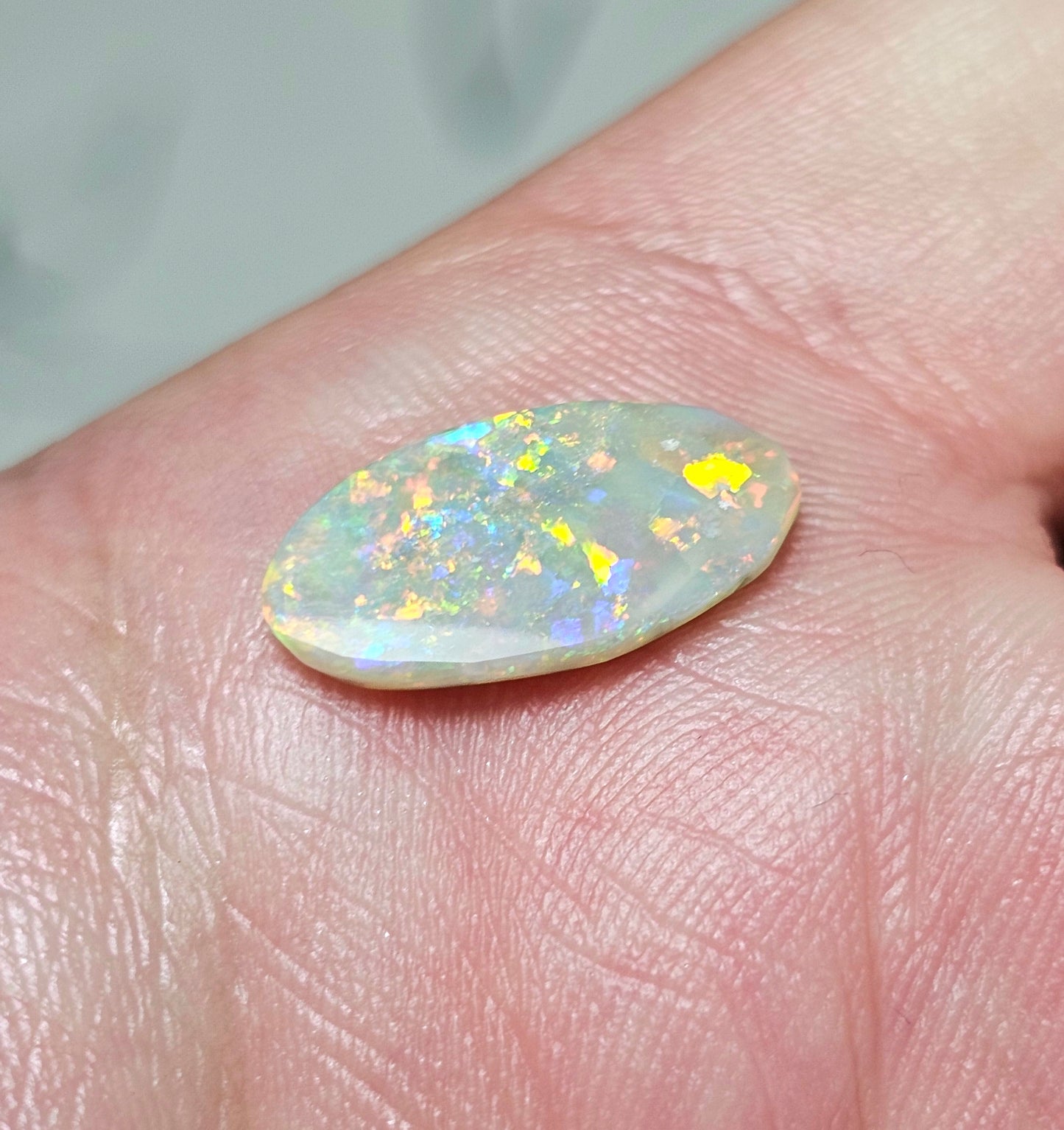 2cts Pretty Rainbow Opal from Lightning Ridge! (ALR40)