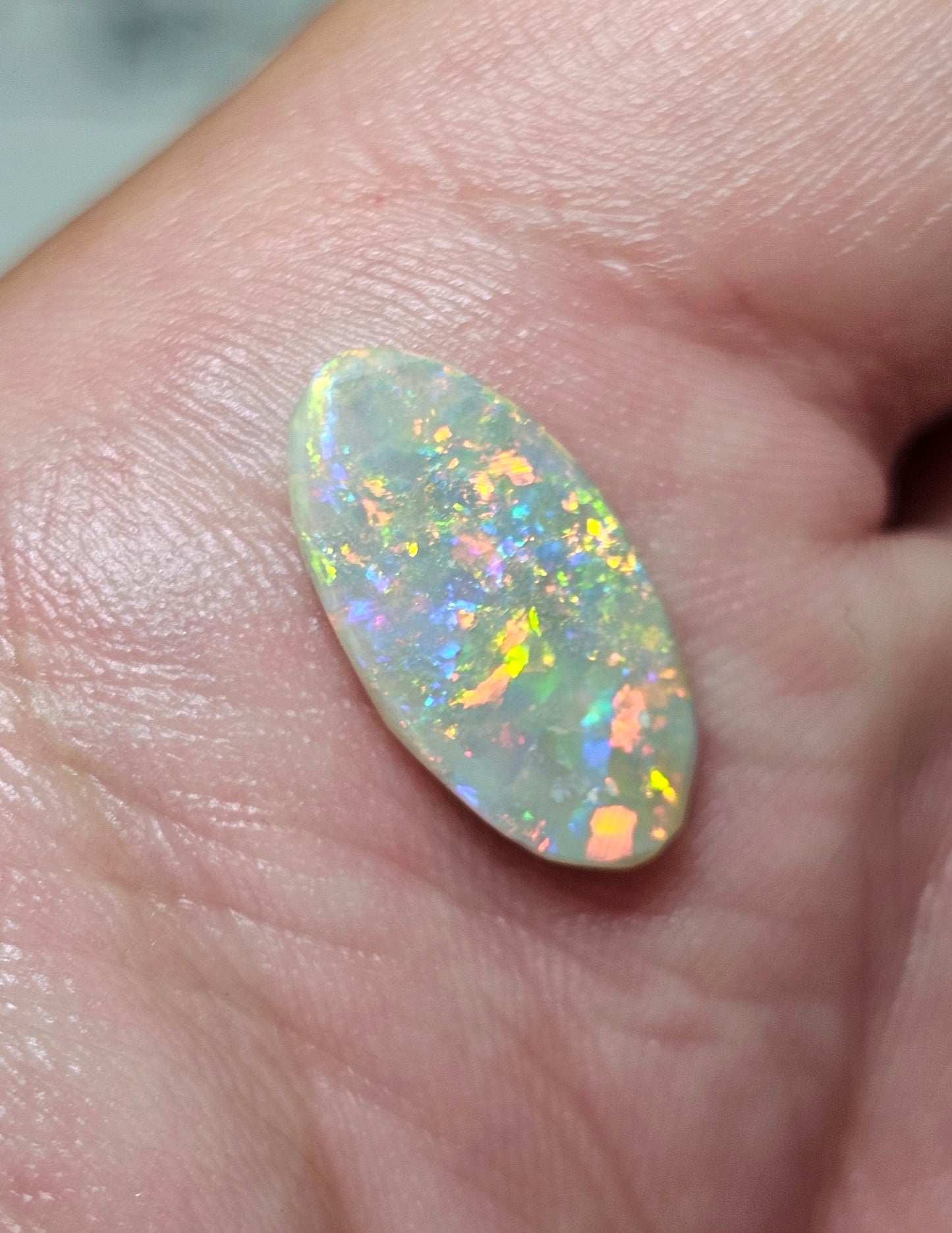 2cts Pretty Rainbow Opal from Lightning Ridge! (ALR40)