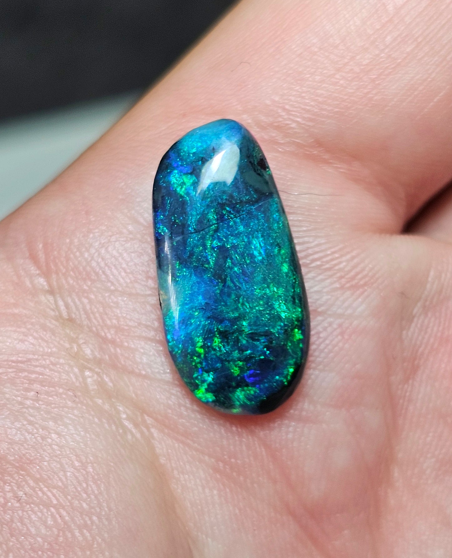 8cts Majestic Black Opal from Lightning Ridge! (ALR41)
