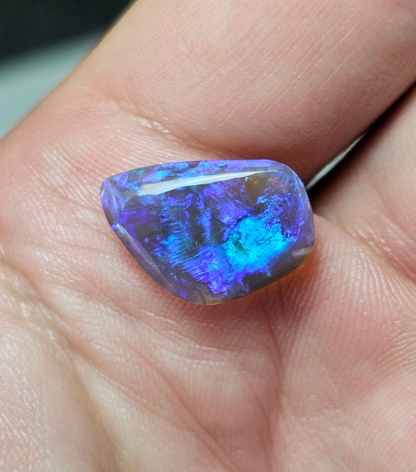 3.90cts Flashy Blue Black Opal from Lightning Ridge! (ALR42)