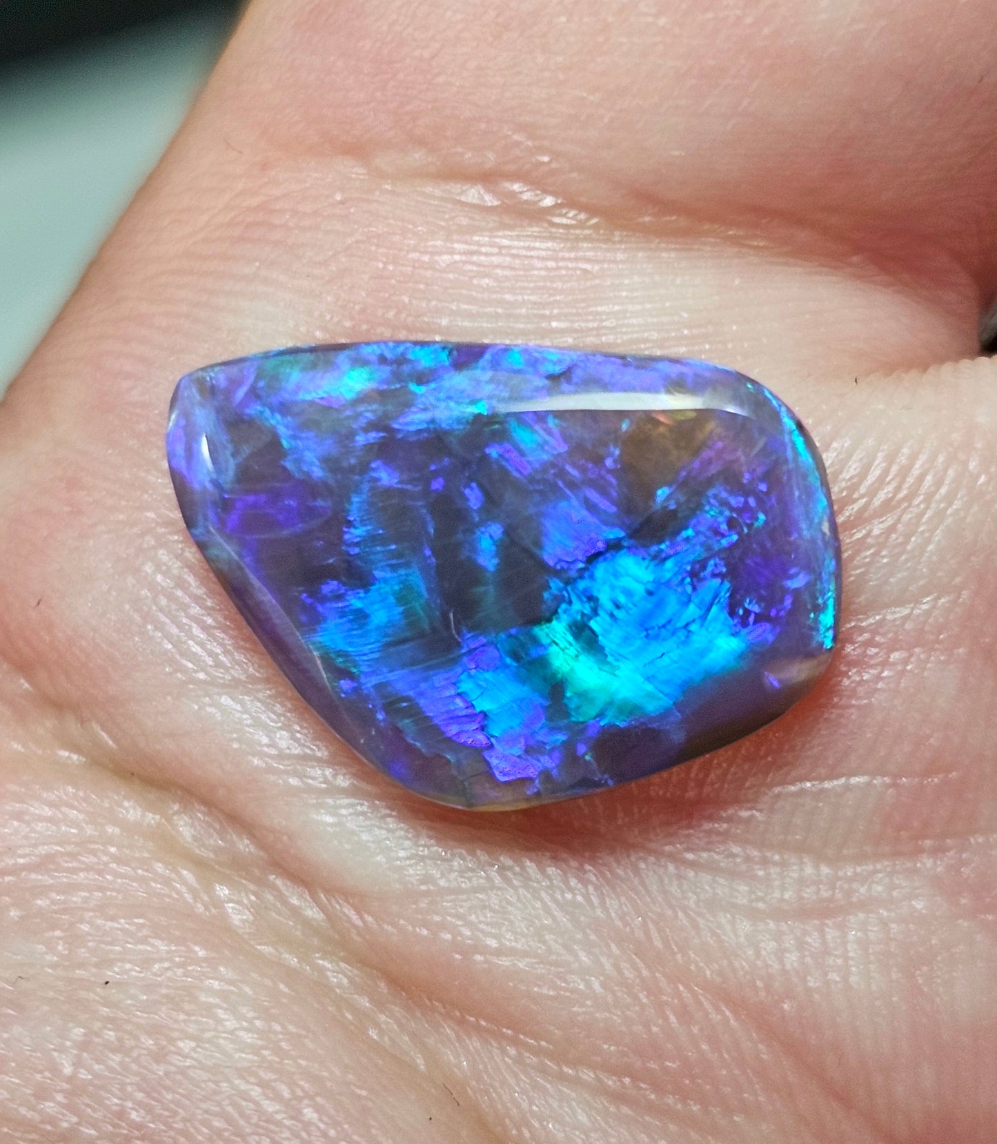 3.90cts Flashy Blue Black Opal from Lightning Ridge! (ALR42)