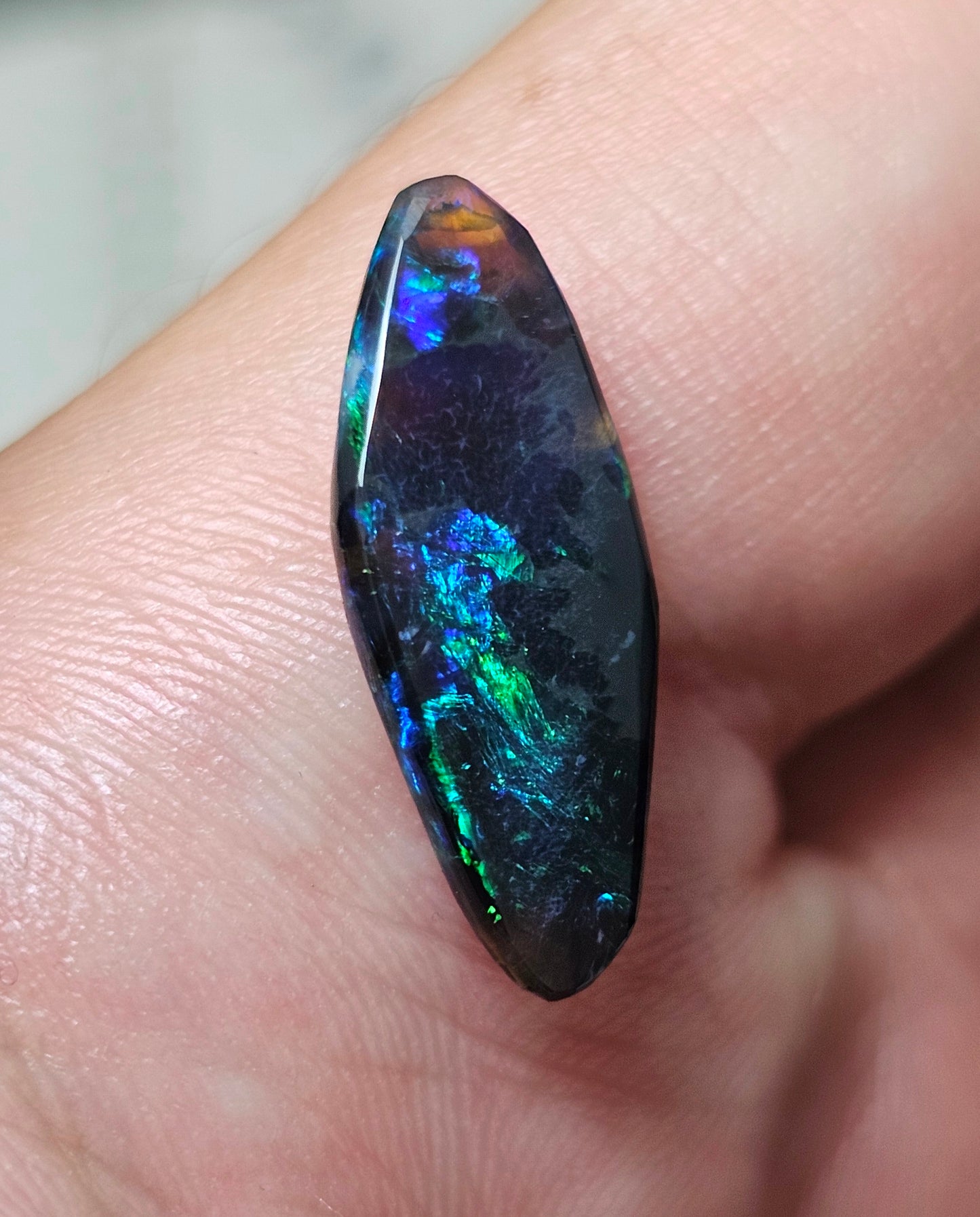 3.80cts Dark Black Opal from Lightning Ridge! (ALR44)