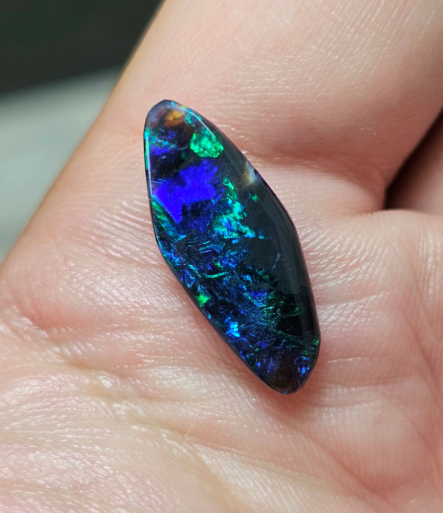 3.80cts Dark Black Opal from Lightning Ridge! (ALR44)