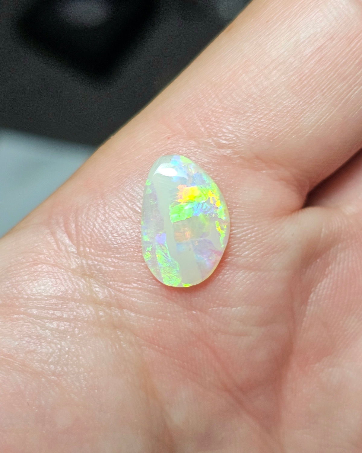 2.15cts Crystal Opal from Lightning Ridge! (Z3)