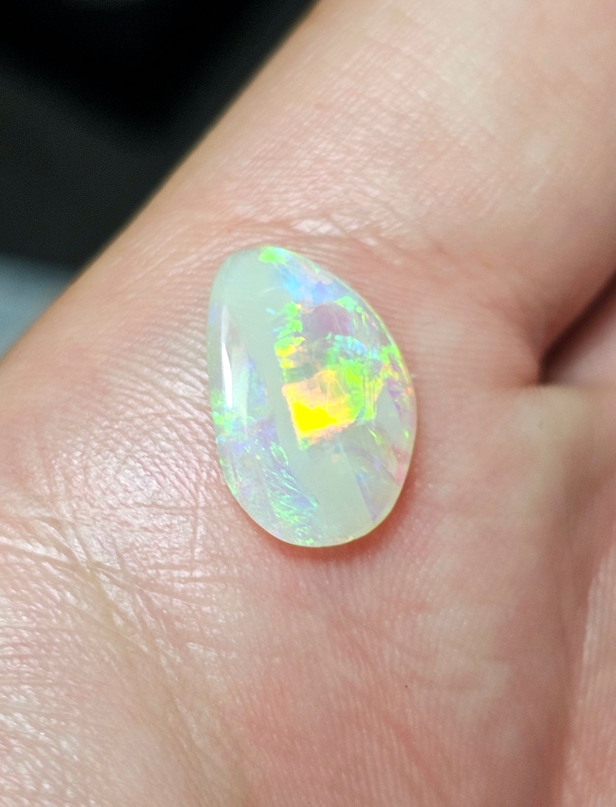 2.15cts Crystal Opal from Lightning Ridge! (Z3)