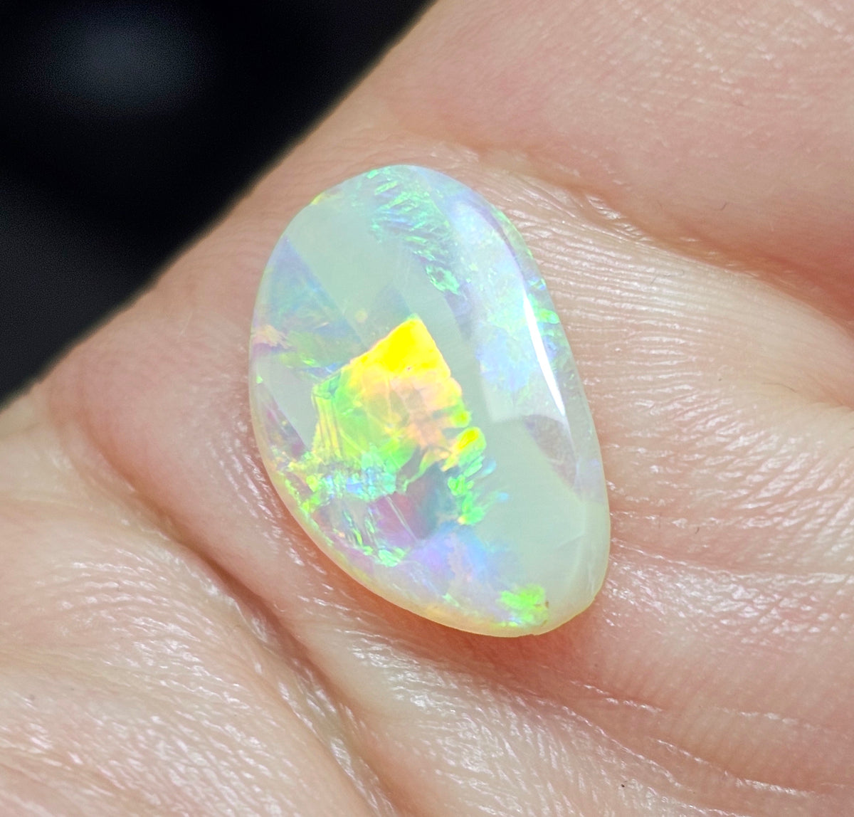 2.15cts Crystal Opal from Lightning Ridge! (Z3)