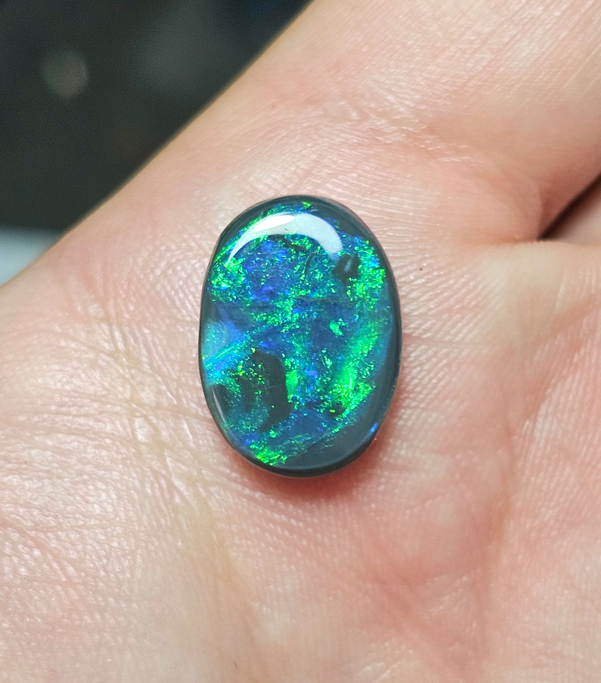 7.65cts Gorgeous Black Opal from Lightning Ridge! (Z17)
