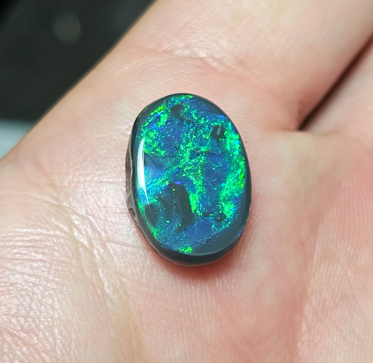 7.65cts Gorgeous Black Opal from Lightning Ridge! (Z17)