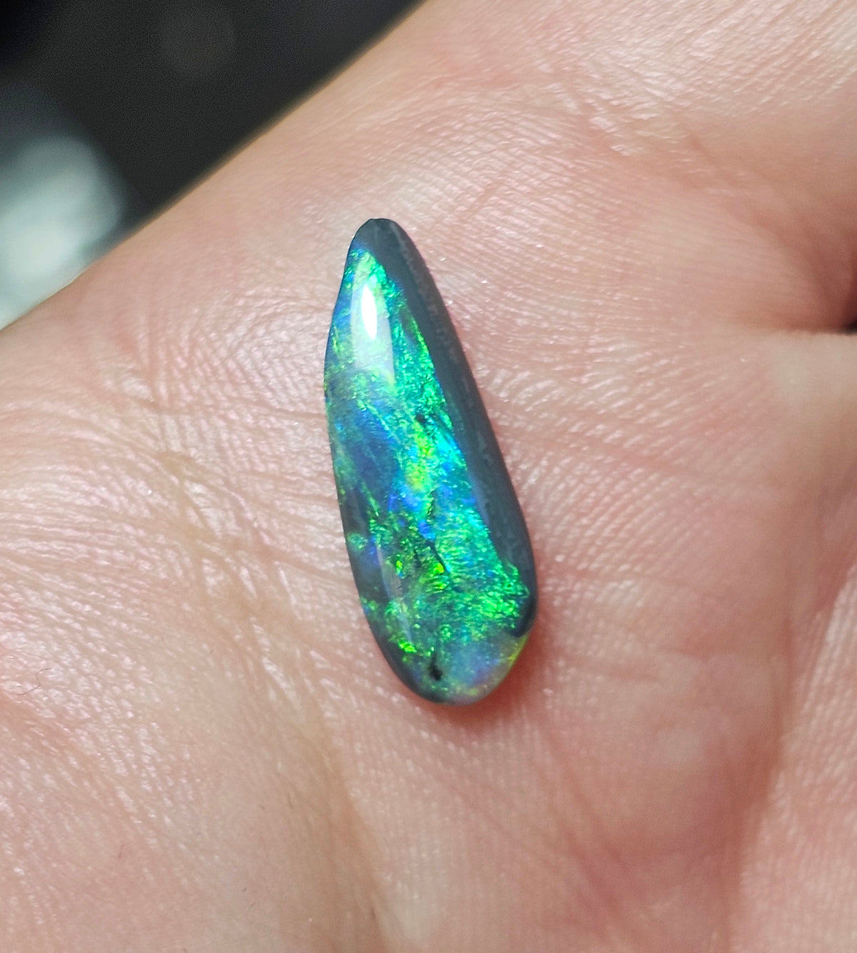 2.20cts Black Opal from Lightning Ridge! (Z12)