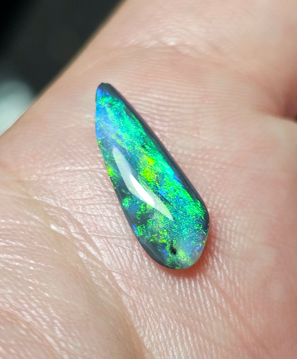 2.20cts Black Opal from Lightning Ridge! (Z12)