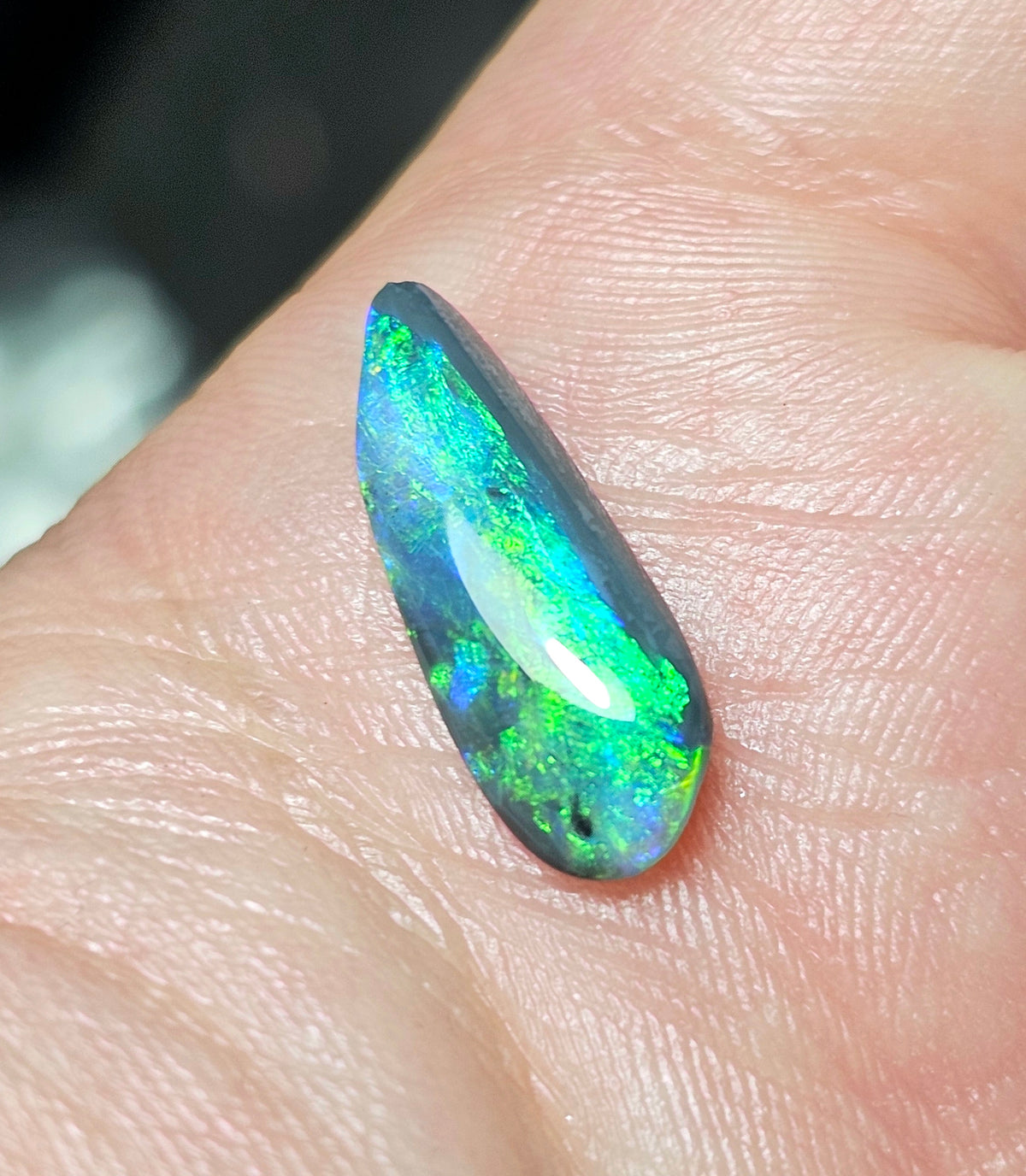 2.20cts Black Opal from Lightning Ridge! (Z12)