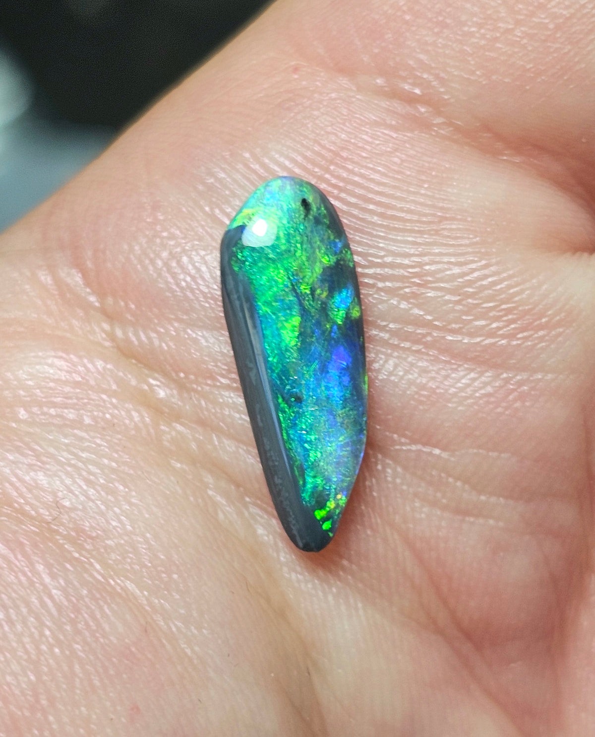 2.20cts Black Opal from Lightning Ridge! (Z12)