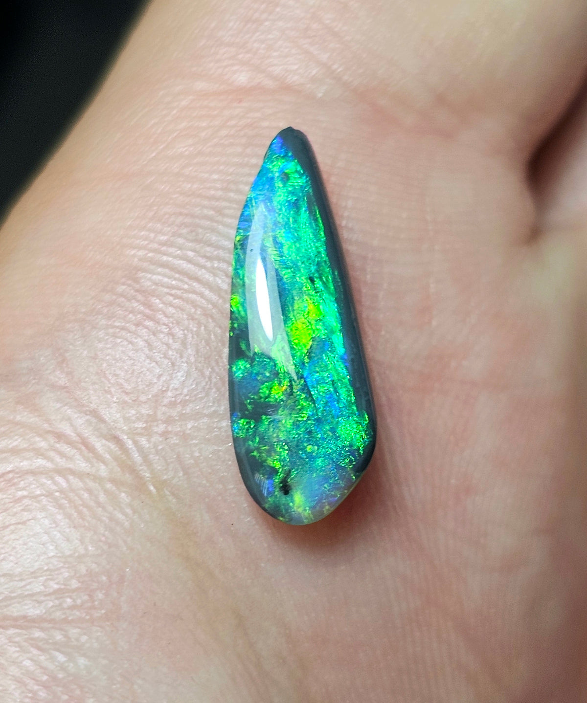 2.20cts Black Opal from Lightning Ridge! (Z12)
