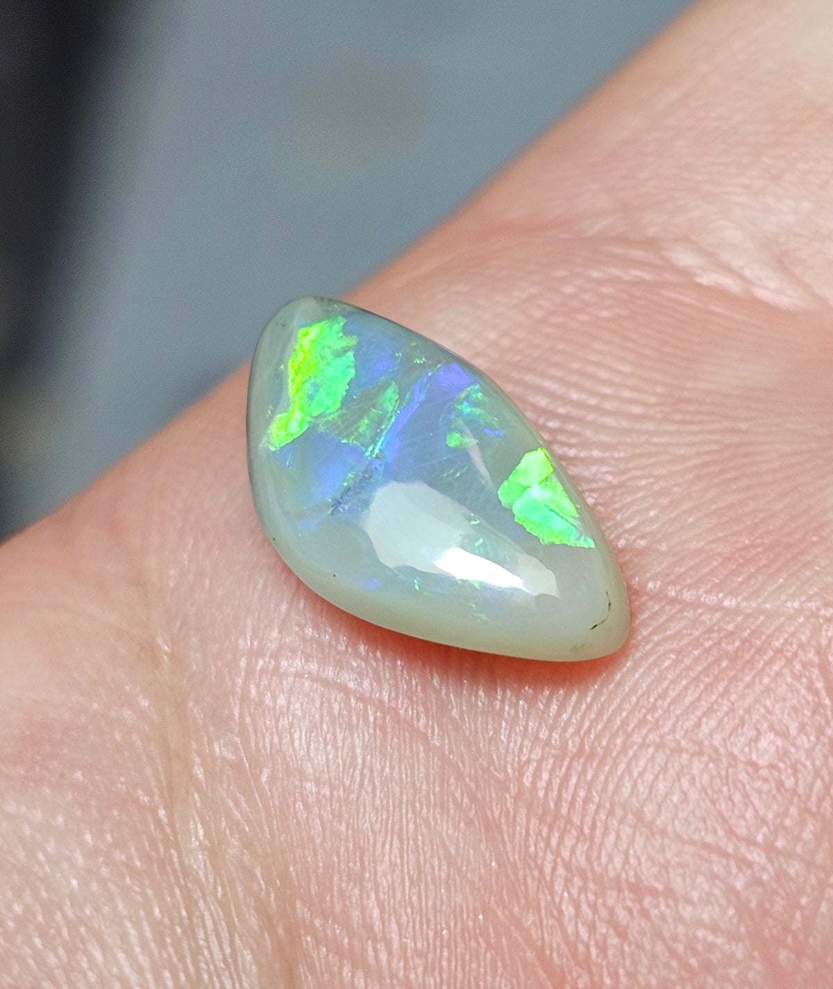3.30cts Semi Black Opal from Lightning Ridge!(SS1)