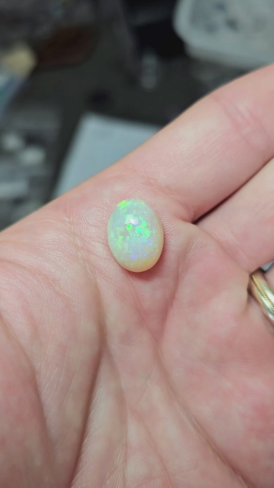 8.20cts Surperb Crystal Opal from Lightning Ridge!(SS5)   NEW !!