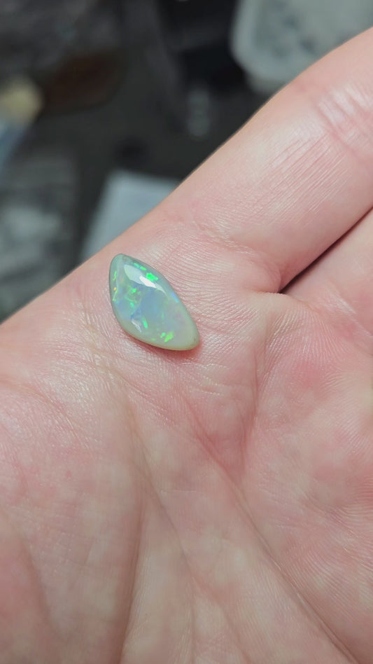 3.30cts Semi Black Opal from Lightning Ridge!(SS1)  NEW !!