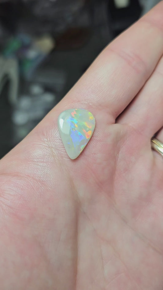 3.45cts Semi Black Opal from Lightning Ridge!(Z1) NEW !!